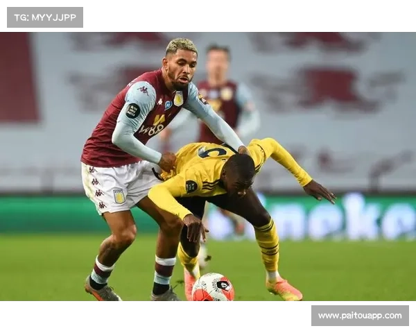 奥林匹亚科斯夺得欧协联最新冠军历史性时刻成就荣耀